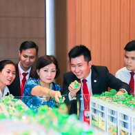 Cần hạ lãi suất để kích cầu bất động sản